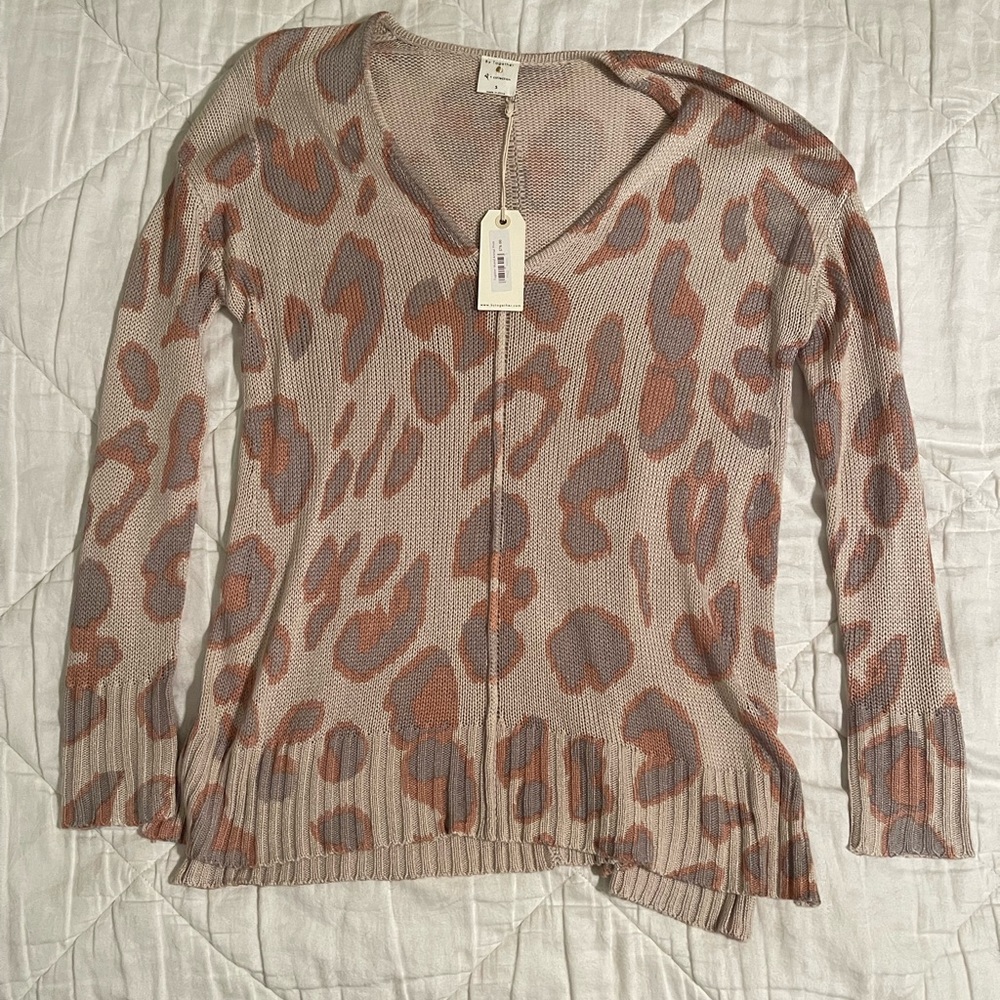 Lightweight tunic Leopard print sweater